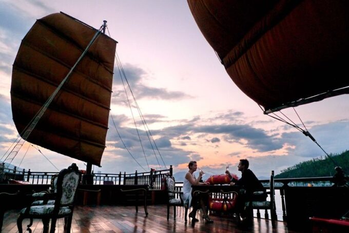 Nha Trang: Romantic Sunset Cocktails and Dinner Cruise - Customer Feedback and Ratings