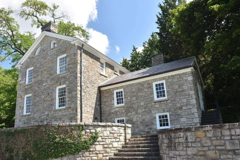 Niagara Falls and Niagara-on-the-Lake Ultimate Day Tour - Practical Details and Tips