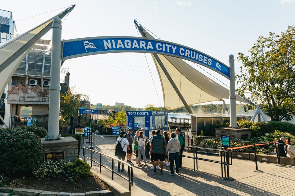 Niagara Falls, Canada: First Boat Cruise & Behind Falls Tour - Meeting Point