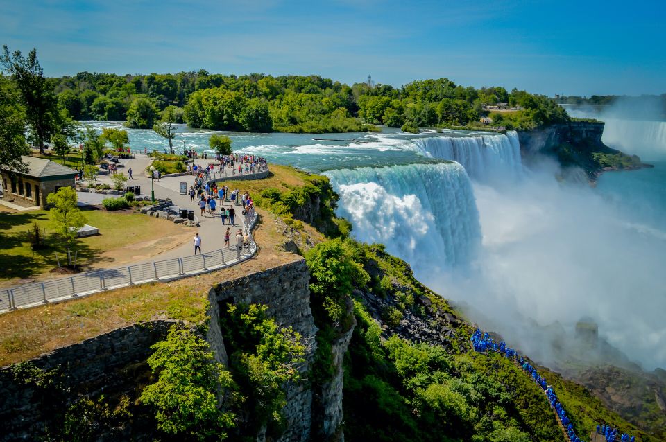 Niagara Falls, Canada: Guided Walking Tour - Self-Guided Exploration