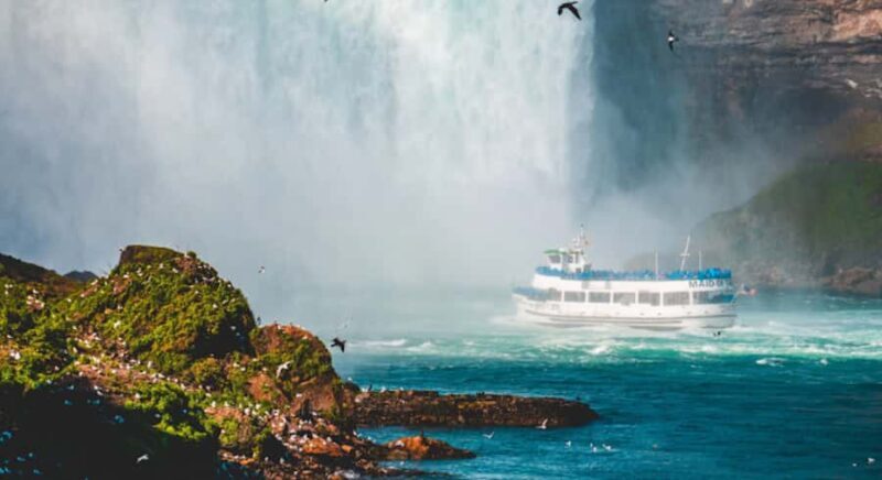 Niagara Falls Canada & USA: Small Group Deluxe Tour - Key Points