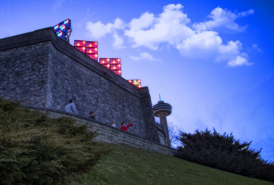 Niagara Falls: Evening Tour - Departure and Itinerary