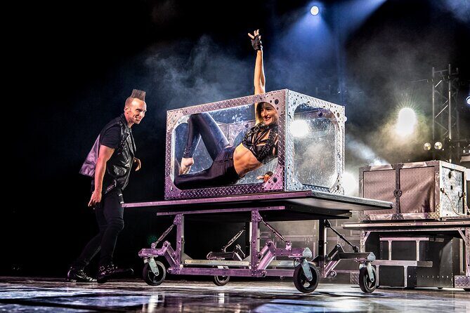 Niagara Falls Magic Theatre - An Up-Close Look at the Niagara Falls Magic Theatre Experience