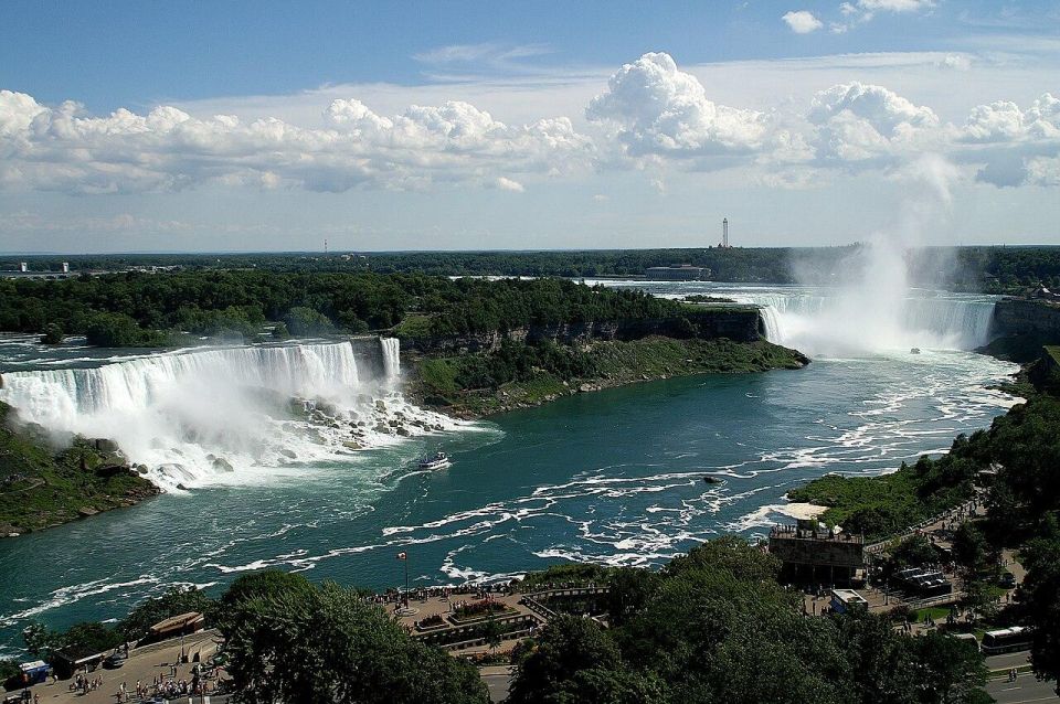 Niagara Falls Tour From Toronto With Optional Boat Cruise - Queenston Heights and Floral Clock
