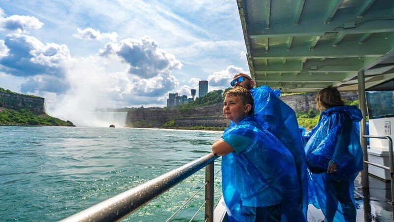Niagara Falls: USA/Canada Tour with Boat Cruise and Lunch - Key Points