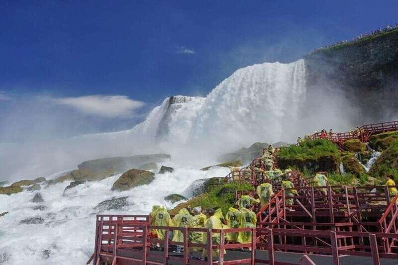 Niagara Falls: USA/Canada Tour with Boat Cruise and Lunch - Who Should Book This Tour?