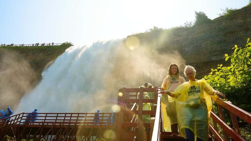 Niagara Falls USA: Cave of the Winds & Maid of the Mist Ride - An In-Depth Look at the Tour Experience