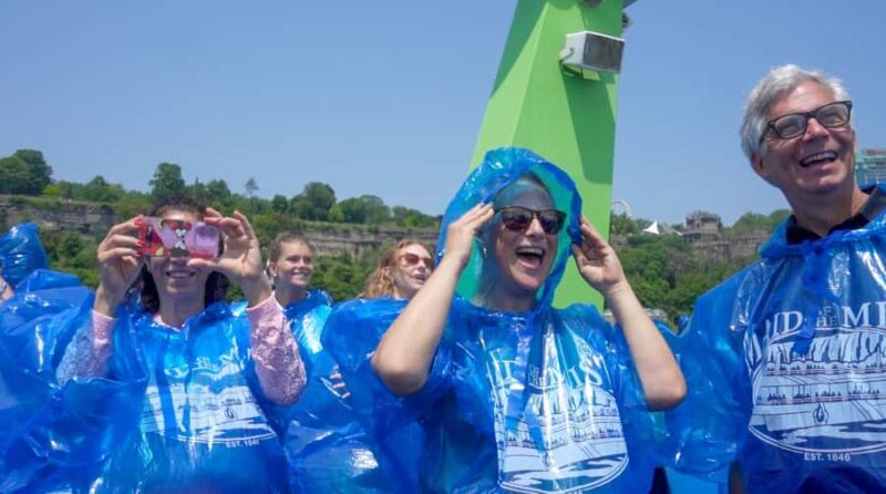 Niagara Falls, USA: Day & Night Small Group Tour with Dinner - Key Points