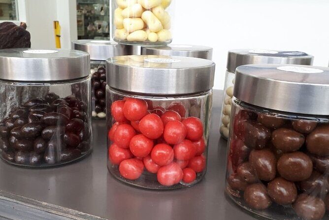 Niagara Falls Walking Tour with Chocolate, Views and Lock Bridge - The Sum Up