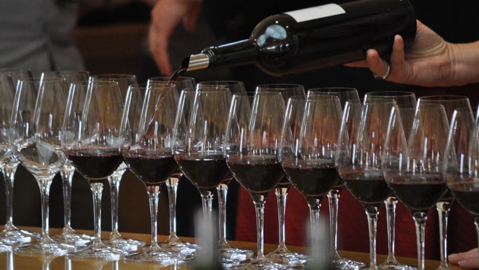 Niagara-On-The-Lake: Bicycle Tour With Wine Tasting - Gourmet Picnic Lunch
