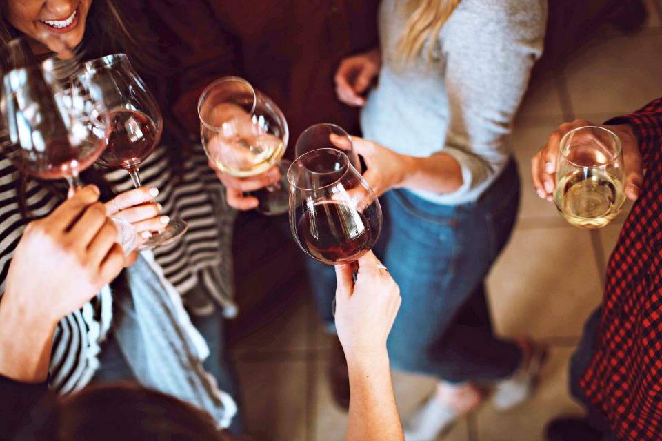Niagara-On-The-Lake: Wine & Charcuterie Tour With Tastings - Niagara-on-the-Lake Old Town
