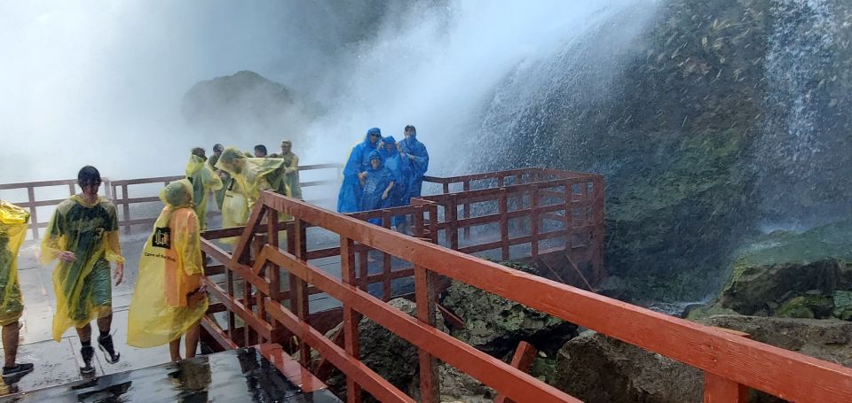 Niagara, Usa: Guided Tour With Boat, Cave of Winds, & Trolly - Cave of the Winds