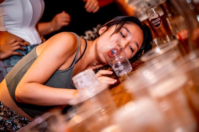 Nice: New Years Eve Pub Crawl With Shots and VIP Club Entry - Exploring Nices Nightlife