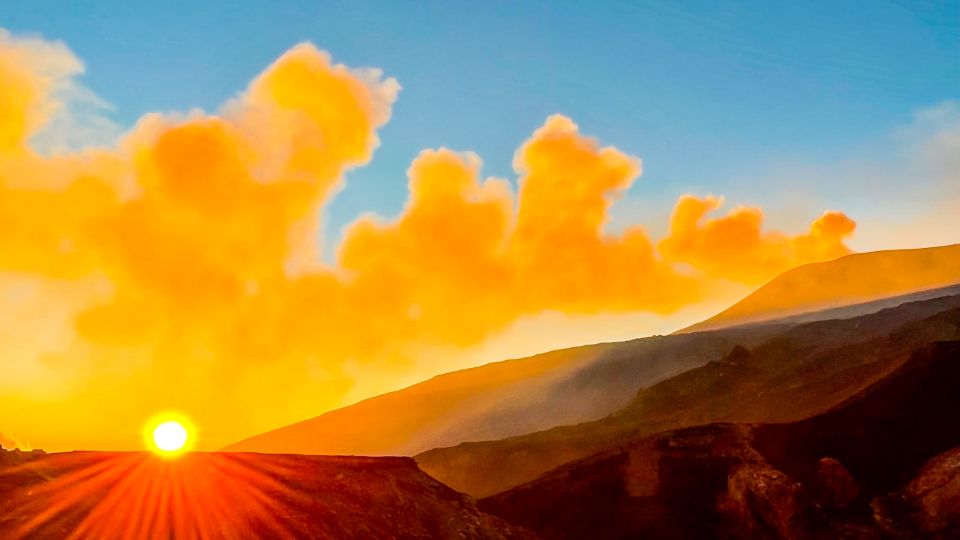 Nicolosi: Mount Etna With Cable Car, 4x4, and Trek Excursion - What to Bring
