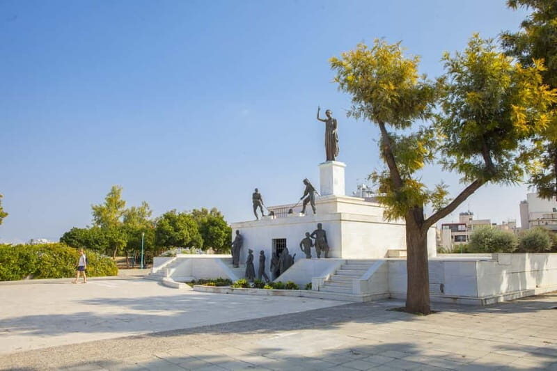 Nicosia: Private Walking Tour of the City with a Local Guide - Exploring Nicosia: A City of Contrasts and Charm