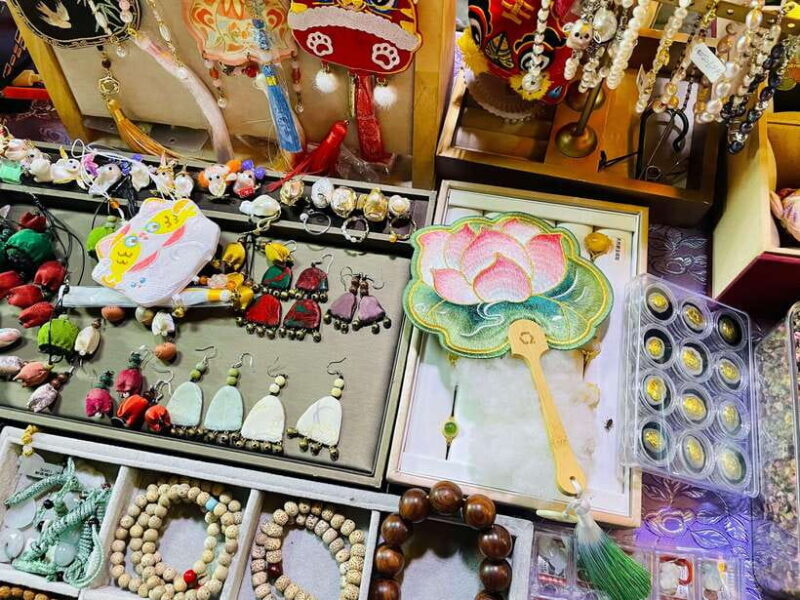 Night Market Haggling Adventure with an English Guide! - Who Should Consider This Tour?