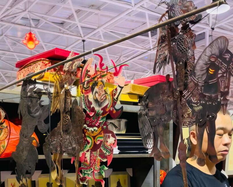 Night Market Haggling Adventure with an English Guide! - The Sum Up