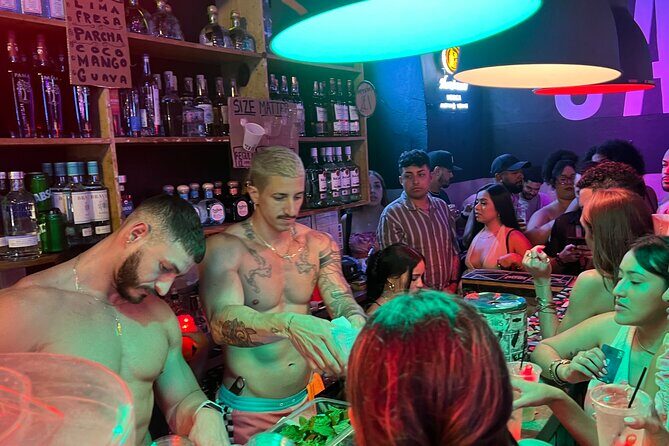 Nightlife Adventure La Placita Calle Cerra La factoría La Perla - Real Experiences and Authenticity  