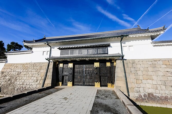 Nijo Castle Samurai Culture Experience With a Fun Expert Guide - Exploring the Impressive Nijo Castle