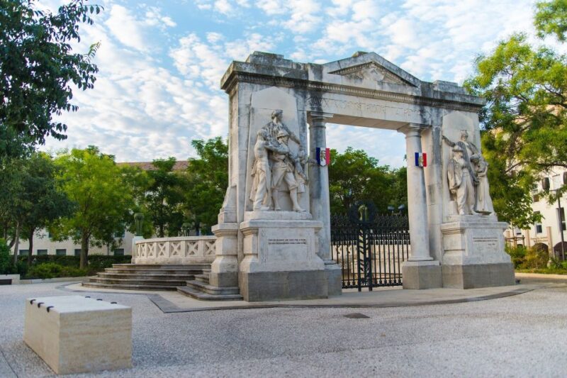 Nimes: Private Walking Tour of the Historical Center - Taking in the Arena of Nîmes
