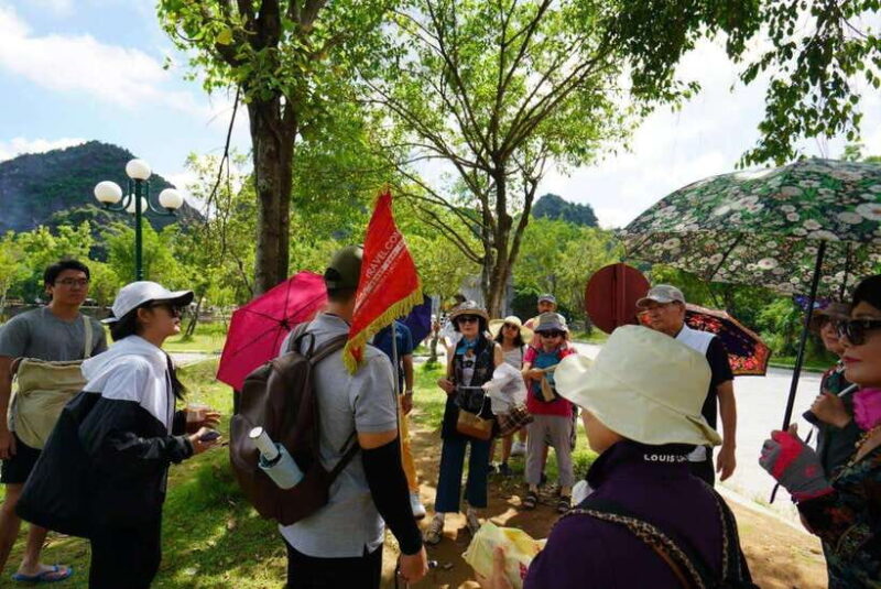 Ninh Binh 1 Day With Tam Coc, Hoa Lu, and Mua Cave, Buffet - Exploring Hoa Lus Ancient Capital