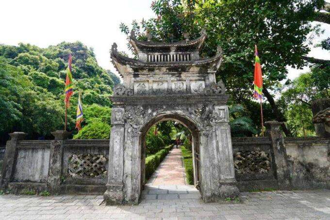 Ninh Binh 1 Day With Tam Coc, Hoa Lu, and Mua Cave, Buffet - Essential Information for Travelers
