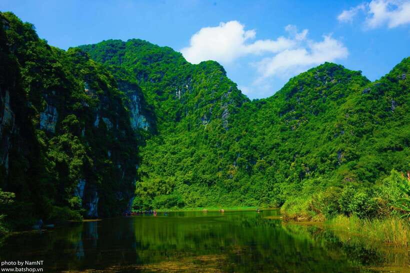 Ninh Binh : Bai Dinh Pagoda, Trang An, and Mua Cave Tour - Scenic Boat Ride in Trang An