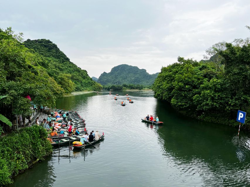 Ninh Binh: Bai Dinh, Trang An, Mua Cave Day Tour From Ha Noi - Exploring Bai Dinh Pagoda