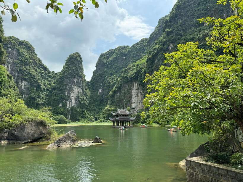 Ninh Binh Gateway: Unforgetable Experience Full Day Tour - Overview of the Ninh Binh Gateway Tour
