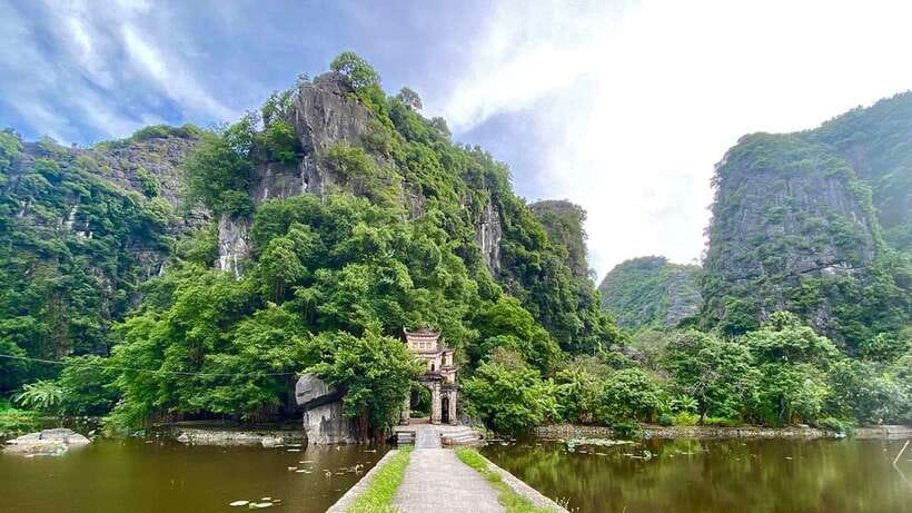 Ninh Binh: Hoa Lu, Trang An, and Mua Cave Day Tour - Key Points