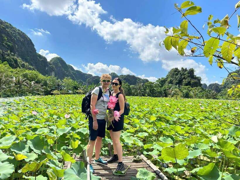 Ninh Binh: Hoa Lu, Trang An, Mua Cave and Bich Dong Day Trip - Climbing the Mua Cave Stairs