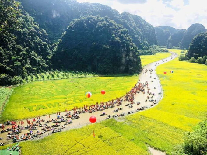 Ninh Binh: Hoa Lu- Trang An- Mua Cave Small Group Daily Tour - Mua Cave Adventure