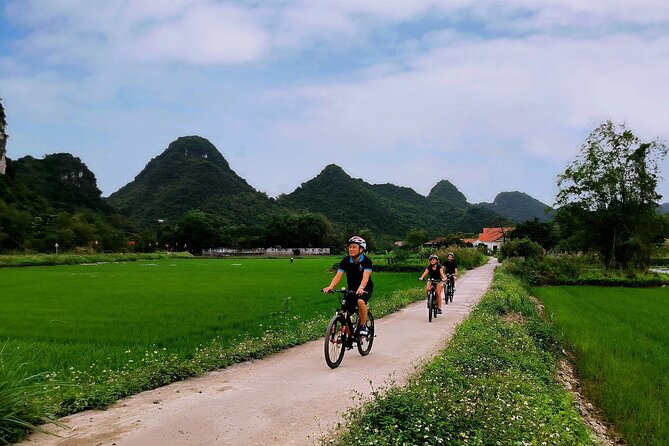 Ninh Binh Legend Group 8 (Trang An - Mua Cave - Hoa Lu - Biking) - Meeting Point and Location