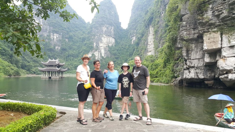 Ninh Binh Luxury Tour: Hoa Lu, Mua Hike, Tam Coc Boat - Scenic Views and Photography Opportunities