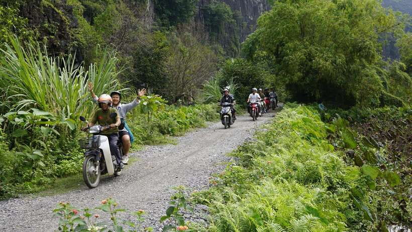 Ninh Binh Sunset Tour & Hoa Lu Ancient Town Visit - Tour Overview