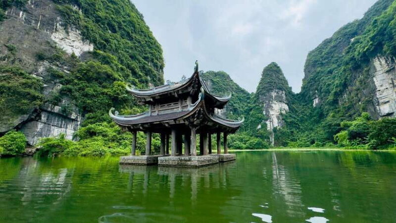 Ninh Binh: Travel to Hoa Lu & Trang an With Small Group Tour - A Day in Ninh Binh: Itinerary Breakdown