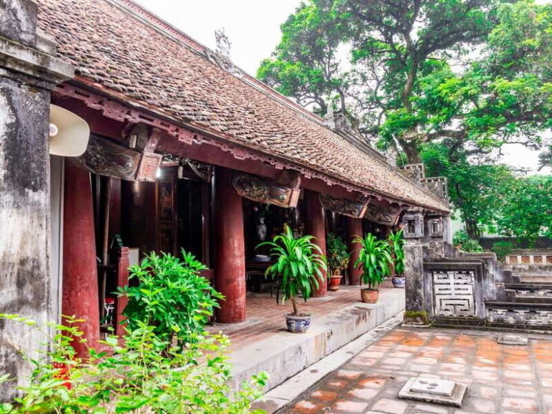 Ninh Binh: Travel to Hoa Lu & Trang an With Small Group Tour - Engaging With a Knowledgeable Local Guide