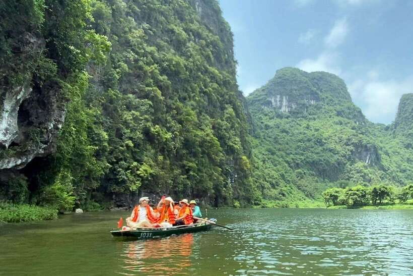 NinhBinh: Hoa Lu, Bich Dong, Trang An & Mua Cave Small Group - Key Points
