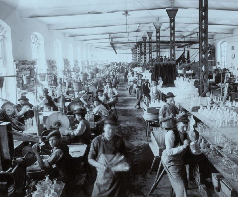 Nizbor Glass Factory Tour - Health and Safety Regulations