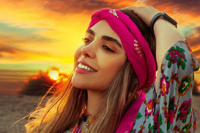 NON BUS Hippie Theme Traverse Old Mission Peninsula Wine Tour - Key Points