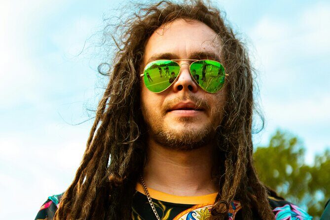 NON BUS Hippie Theme Traverse Old Mission Peninsula Wine Tour - How the Price Reflects the Experience