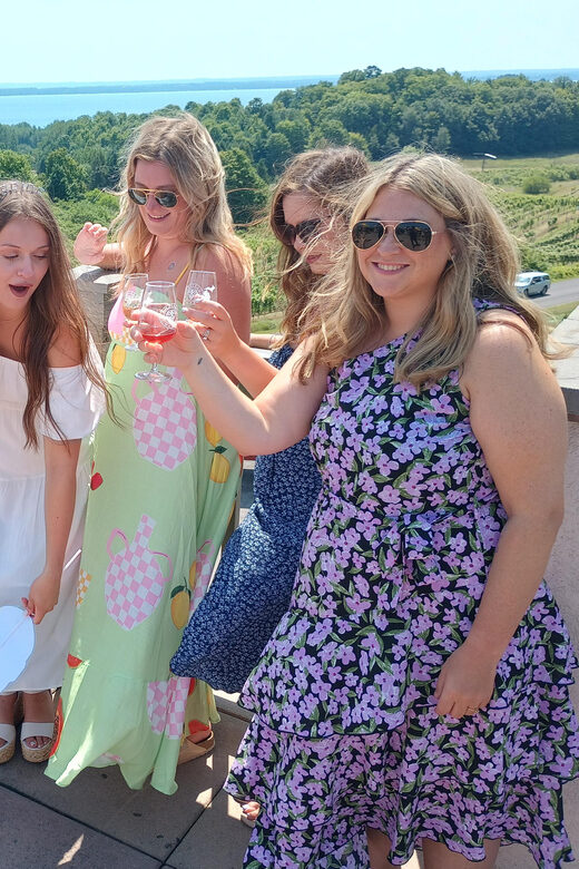 NON BUS Traverse City Old Mission Peninsula 4 Winery Tour - Key Points