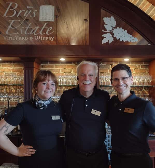 NON BUS VIP Cadillac Escalade Old Mission Traverse Wine Tour - The Overall Experience