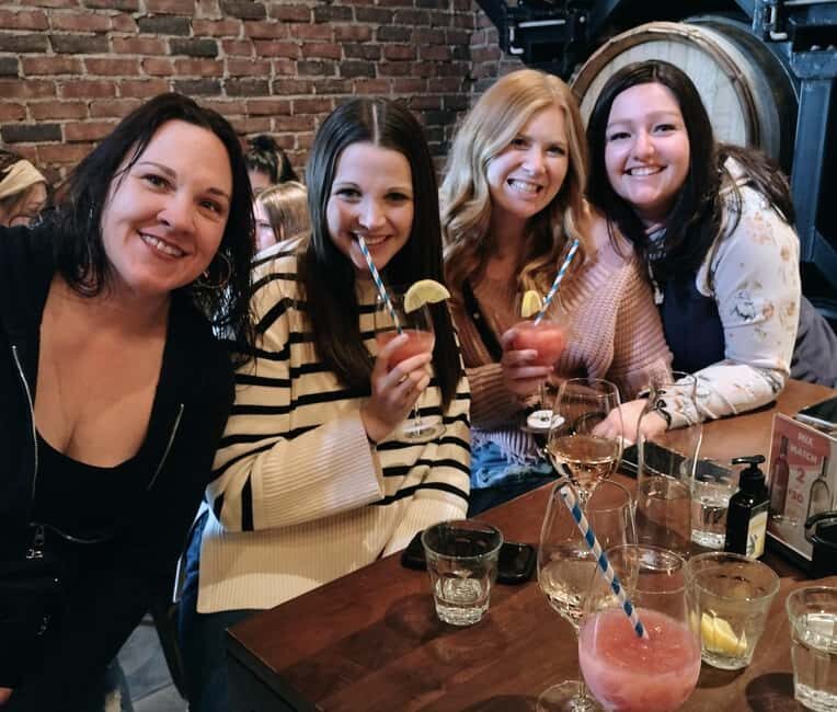 NON BUS VIP GMC YUKON Old Mission Traverse City Wine Tour - Key Points