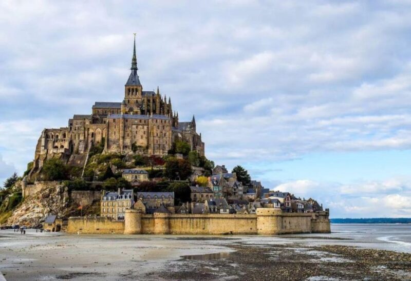 Normandy: Explore the Historical Sites of D-Day - Guided Experience