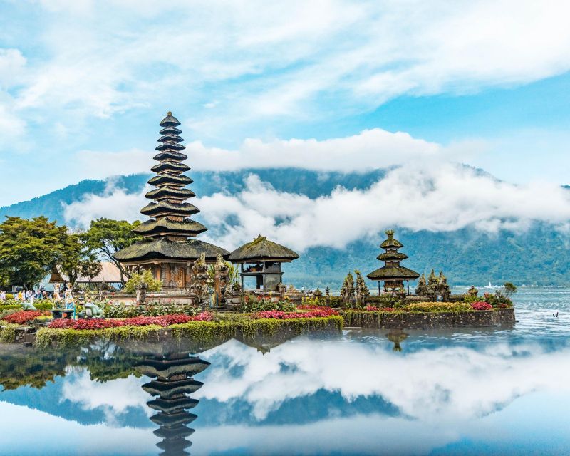 North Bali: All Inclusive Ulun Danu Temple / Banyumala - Guidelines and Limitations