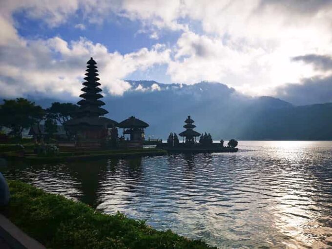 North Bali: Munduk Twin Lake Trek, Temple & Waterfall Tour - Tour Features