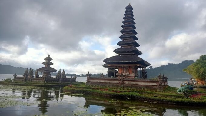 North Bali: Munduk Twin Lake Trek, Temple & Waterfall Tour - Frequently Asked Questions