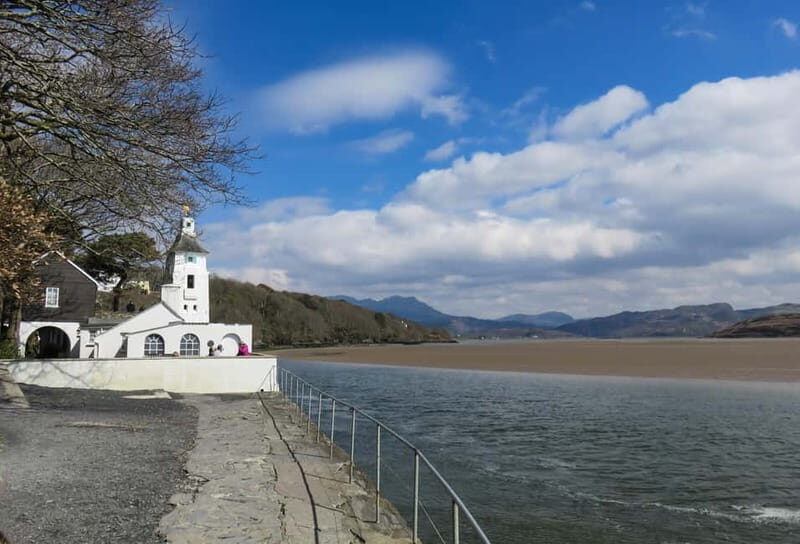 North Wales' Coast: Online Trip Travelguide Anglesey/Wrexham - The Sum Up
