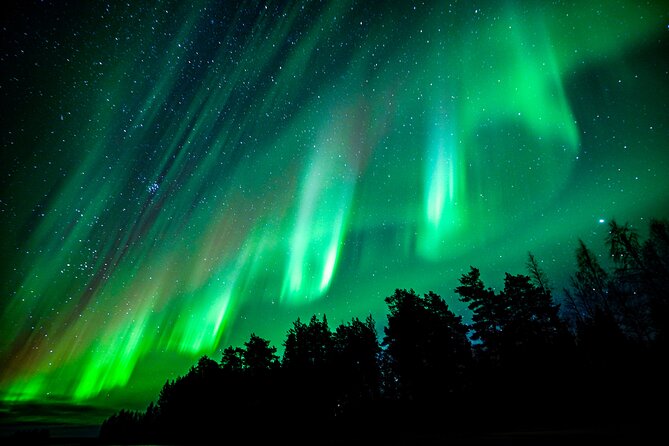 Northern Lights Hunting Adventure in Lapland - Breathtaking Northern Lights